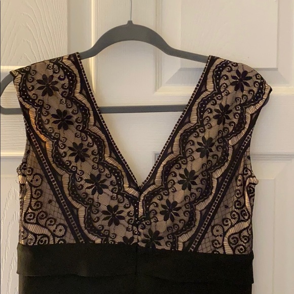 Beautiful semi formal dress with lace overlay - Picture 5 of 5